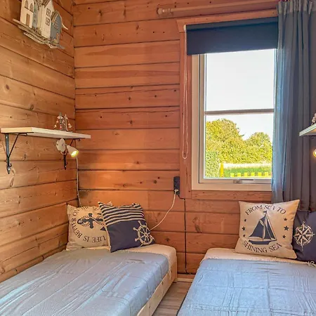 Vakantiehuis 3 Bedroom Beautiful In *