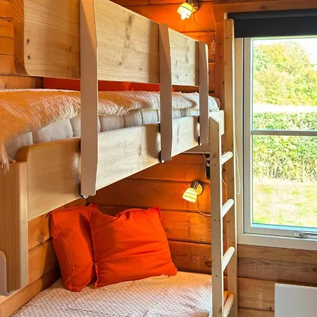 Vakantiehuis 3 Bedroom Beautiful In *